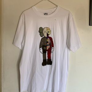 Kaws x uniqlo shirt